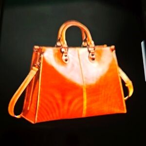 Elegant Tan Leather Handbag